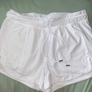 Lululemon Stroll at Sunset Shorts // Size 4